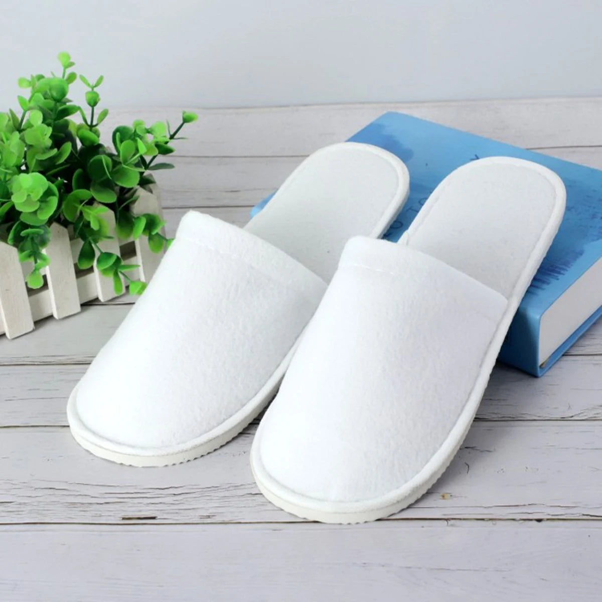 1 Pair Disposable Slippers Hotel Travel Slipper Sanitary Party Home Slipper Guest Use Folding Men Women Indoor Slippers