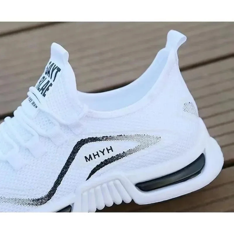 Chaussures de printemps légères et déodorantes pour hommes Baskets en maille respirante Chaussures confortables et tendance polyvalentes pour hommes